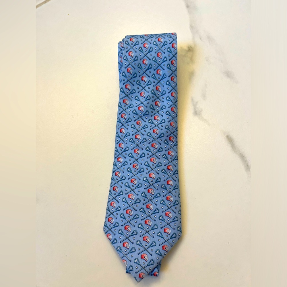 Vineyard Vines Light Blue Tie with Red & Navy Anchor Pattern